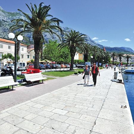 Stunning Apartment In Makarska With Kitchen Exterior photo